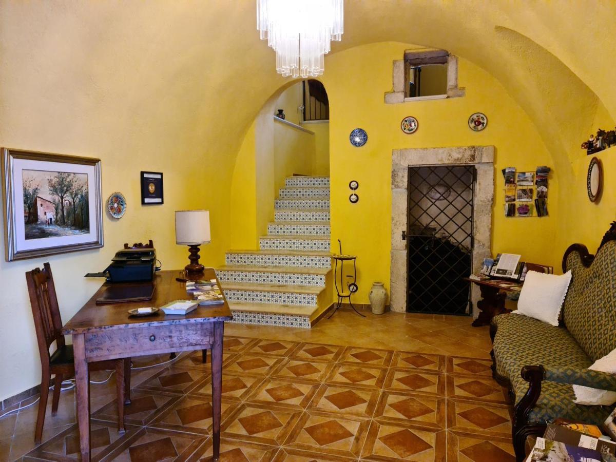 Rocca Lorenizo Pacentro エクステリア 写真